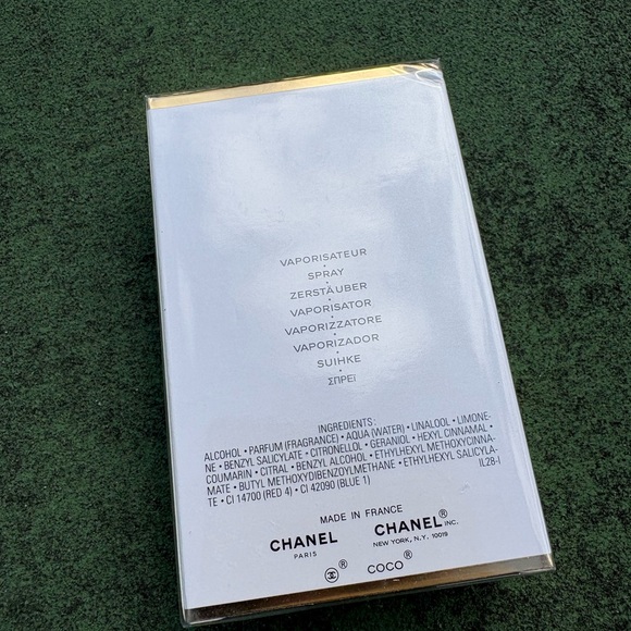 CHANEL Boxed Perfume - White & Gold Trim - Picture 5 of 5